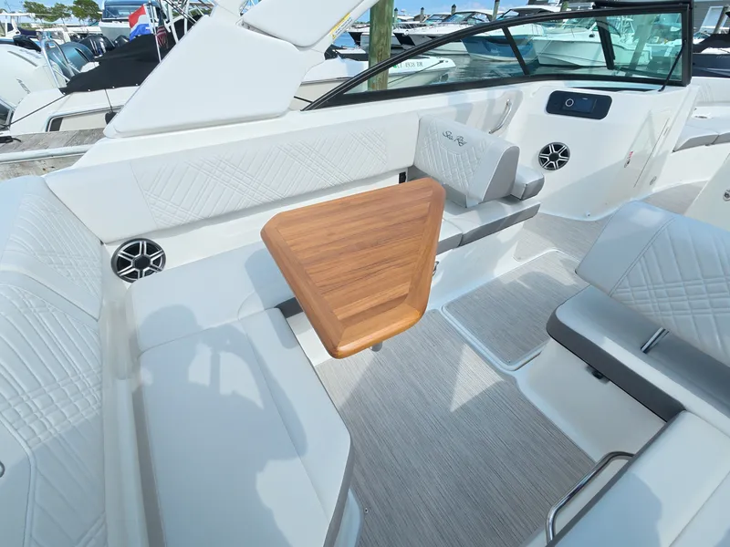 Slide: The Image of Sea Ray SDX 250 Outboard 2026 - 14