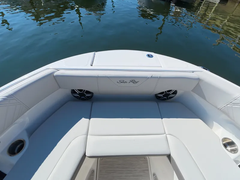 Slide: The Image of Sea Ray SDX 250 Outboard 2026 - 30