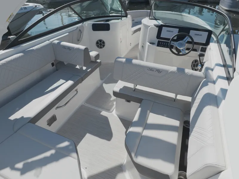 Slide: The Image of Sea Ray SDX 250 Outboard 2026 - 13