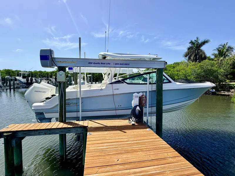 Slide: The Image of Boston Whaler 280 VANTAGE 2022 - 2
