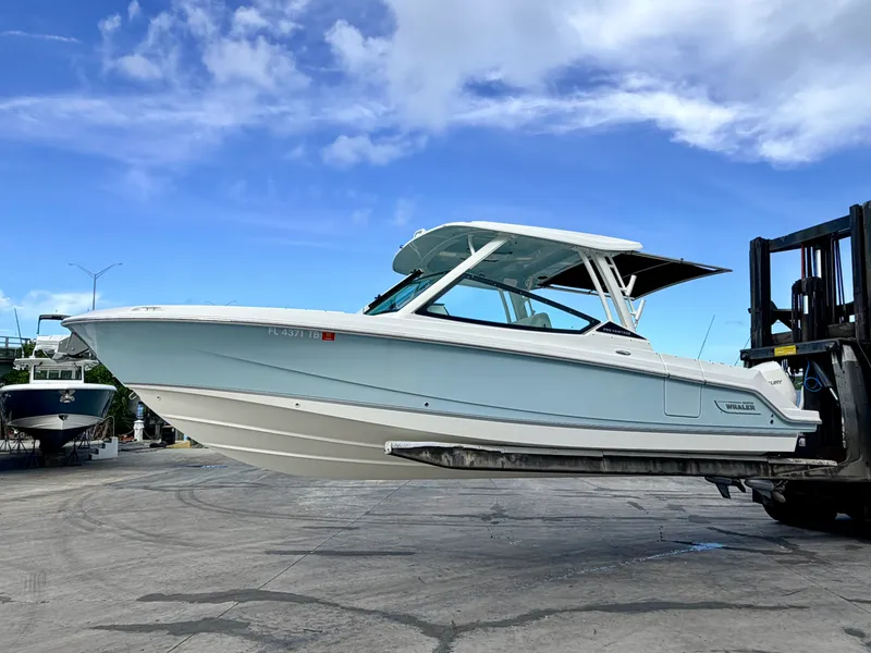 Slide: The Image of Boston Whaler 280 VANTAGE 2022 - 30