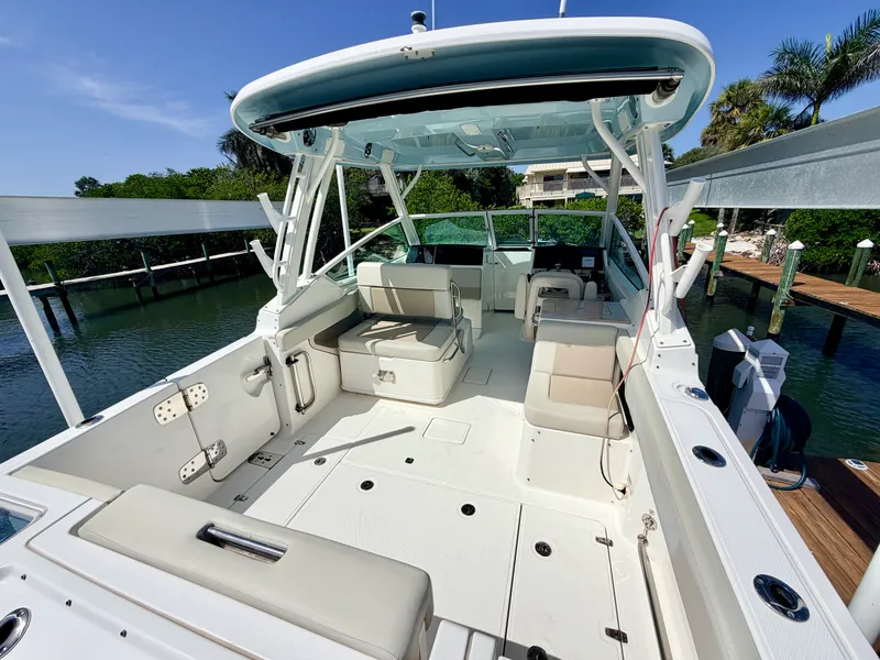 Slide: The Image of Boston Whaler 280 VANTAGE 2022 - 3