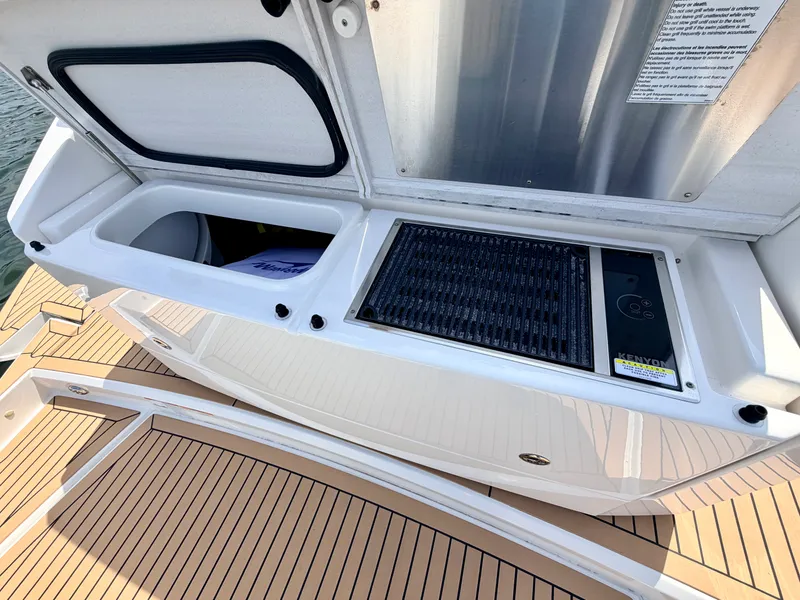 Slide: The Image of Tiara 43 LE 2022 - 6