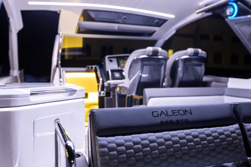 Slide: The Image of Galeon 325 GTO 2024 - 12