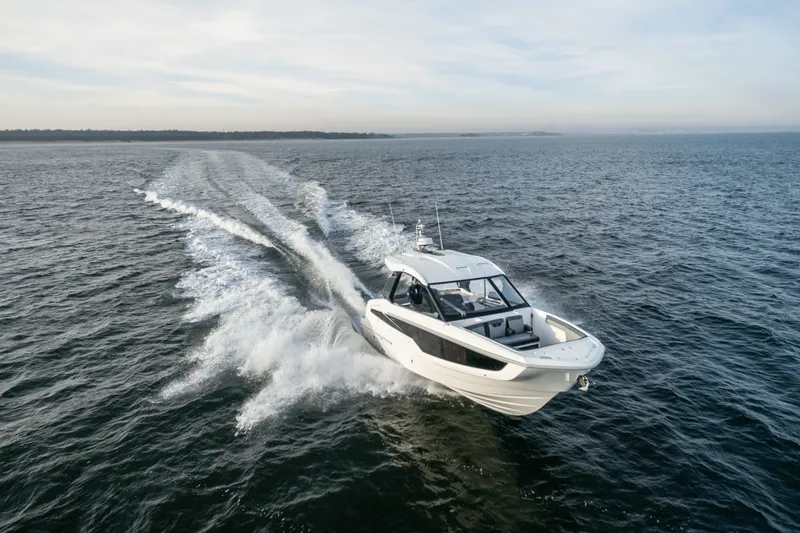 Slide: The Image of Galeon 325 GTO 2024 - 2