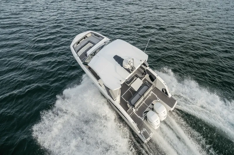 Slide: The Image of Galeon 325 GTO 2024 - 3