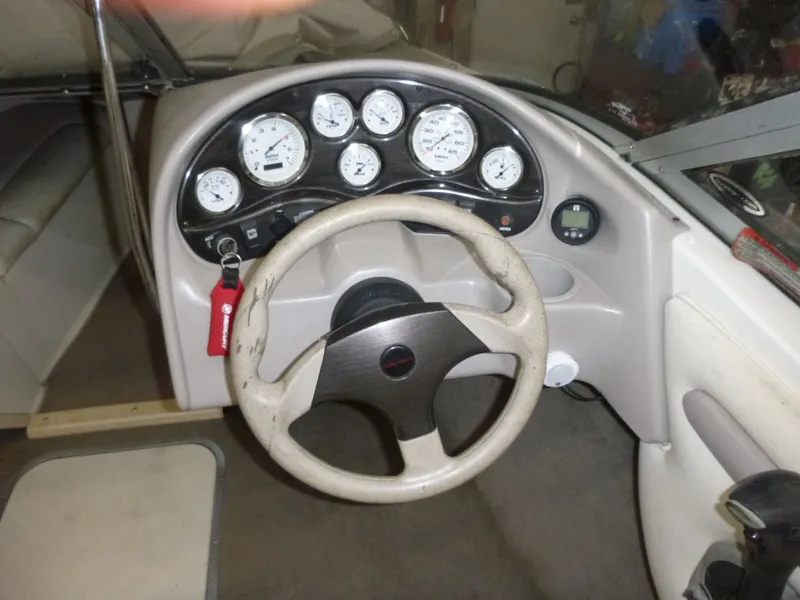 Slide: The Image of Stingray 190 LS 2003 - 13