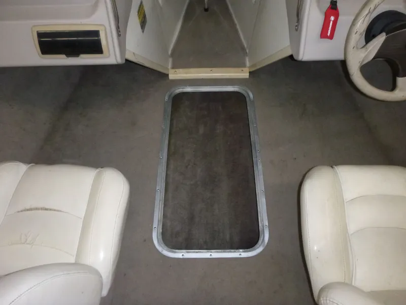 Slide: The Image of Stingray 190 LS 2003 - 16