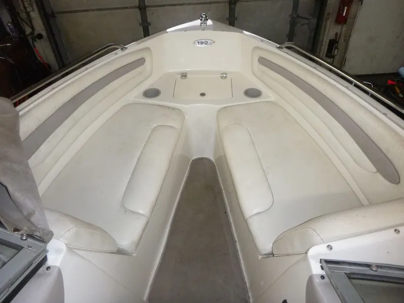 Slide: The Image of Stingray 190 LS 2003 - 6