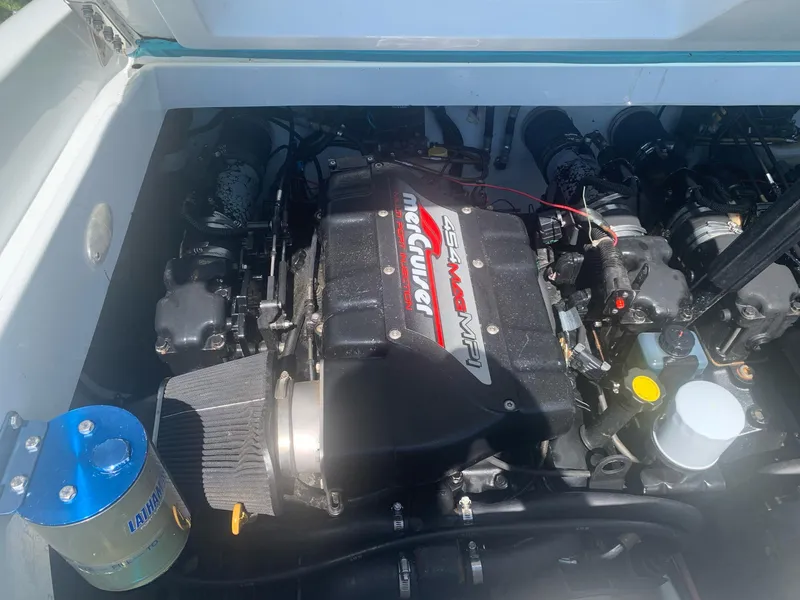 Slide: The Image of 1999 Baja 29 Outlaw SST engine compartment with MerCruiser 454 MAG MPI engine. - 20