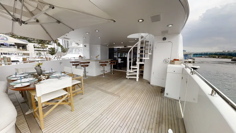 Slide: The Image of Norship Flybridge Fast 1994 - 23