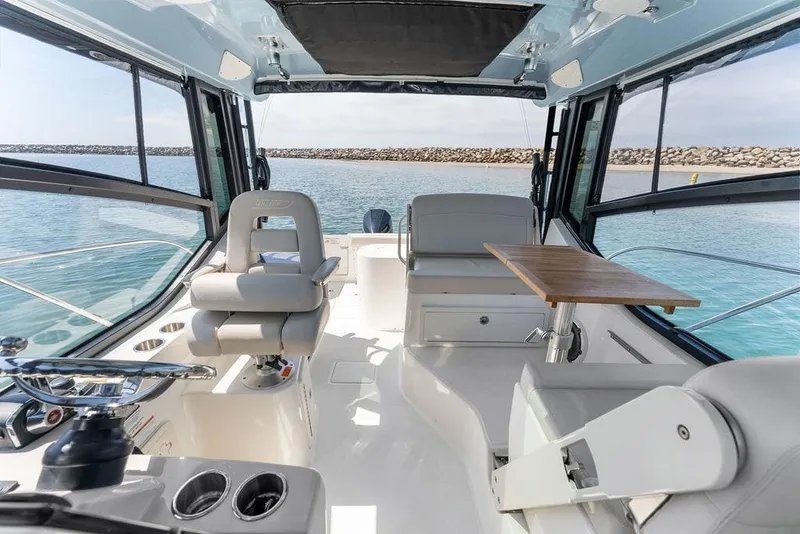 Slide: The Image of Boston Whaler 325 Conquest 2022 - 31