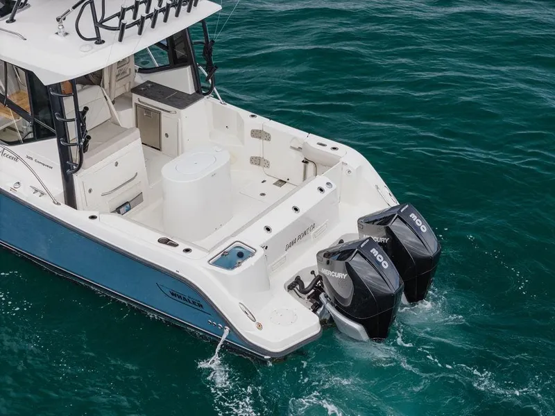 Slide: The Image of Boston Whaler 325 Conquest 2022 - 13