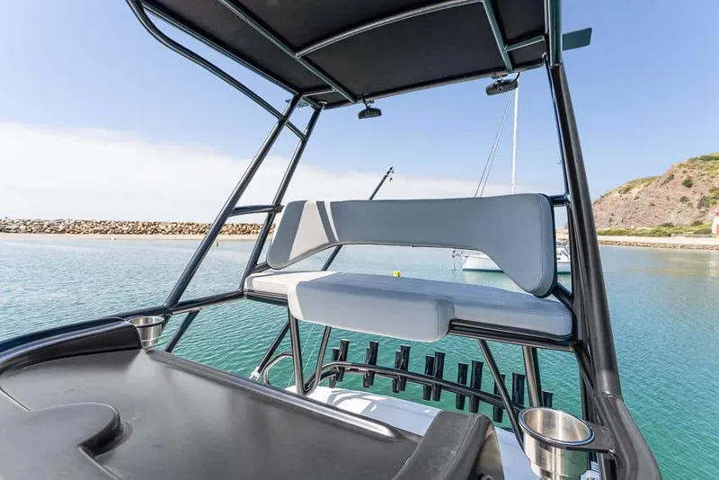 Slide: The Image of Boston Whaler 325 Conquest 2022 - 34
