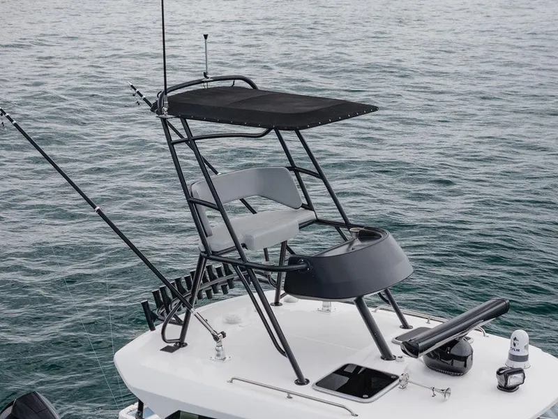 Slide: The Image of Boston Whaler 325 Conquest 2022 - 12