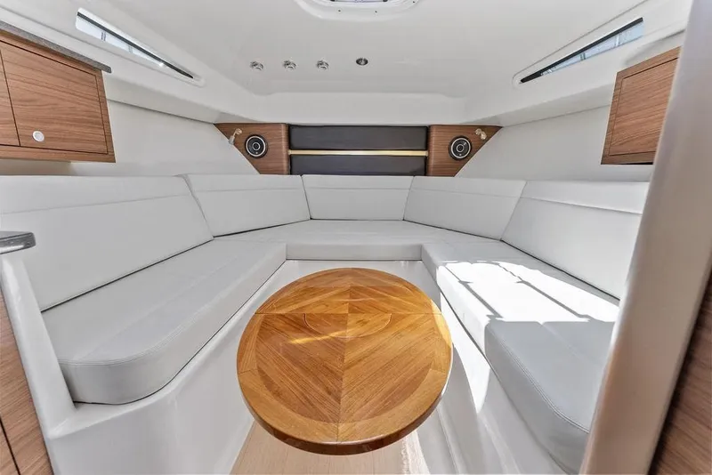 Slide: The Image of Boston Whaler 325 Conquest 2022 - 38
