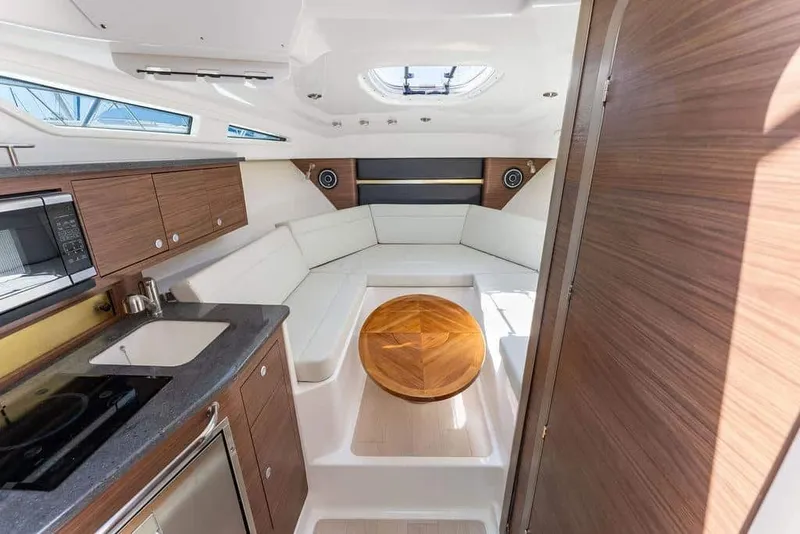 Slide: The Image of Boston Whaler 325 Conquest 2022 - 37