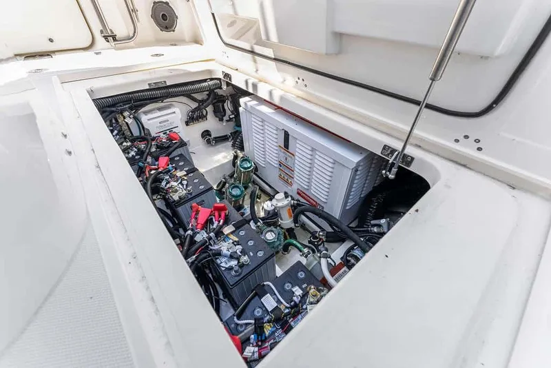 Slide: The Image of Boston Whaler 325 Conquest 2022 - 35