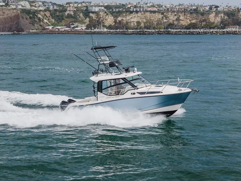 Slide: The Image of Boston Whaler 325 Conquest 2022 - 18