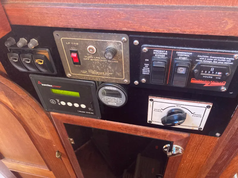 Slide: The Image of Control panel of a 1979 Sea Ranger 37 yacht. - 34
