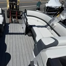 Slide: The Image of Avalon "Cloud Nine" Catalina Quad Lounge - 27 FT 27" Wave Glider 2026 - 5