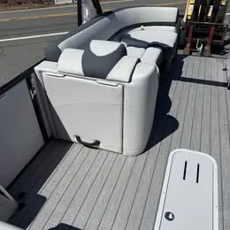 Slide: The Image of Avalon "Cloud Nine" Catalina Quad Lounge - 27 FT 27" Wave Glider 2026 - 1