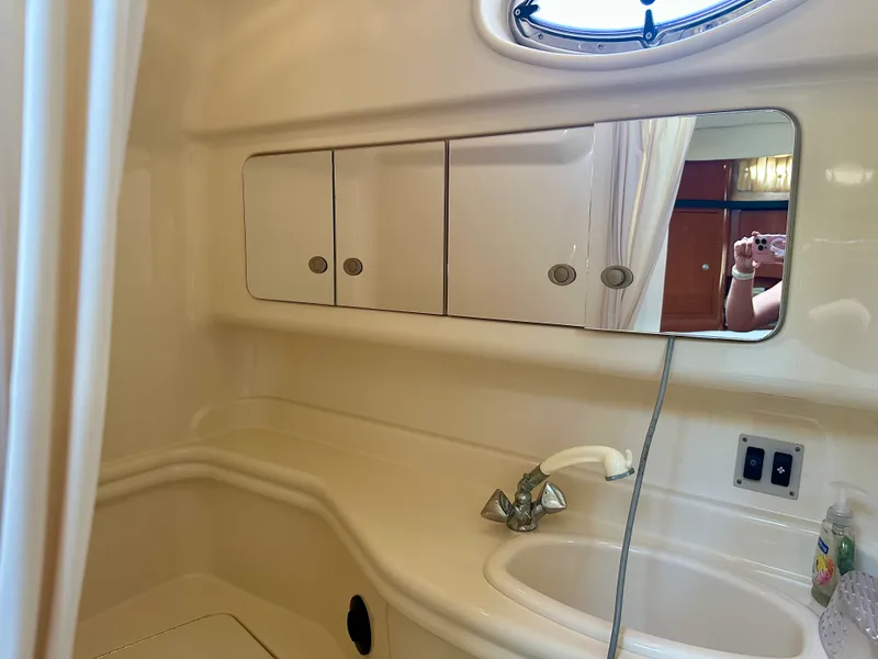 Slide: The Image of Sea Ray 340 Sundancer 2005 - 41