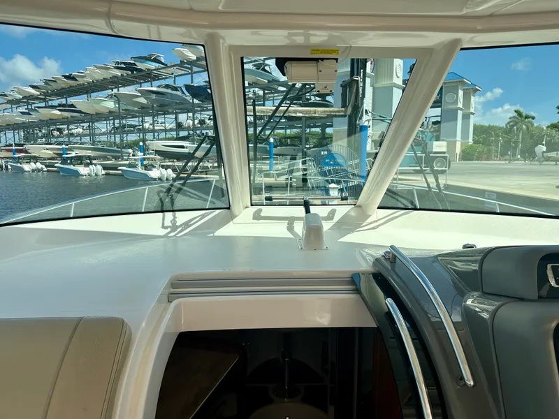 Slide: The Image of Pursuit OS 385 OFFSHORE 2017 - 32