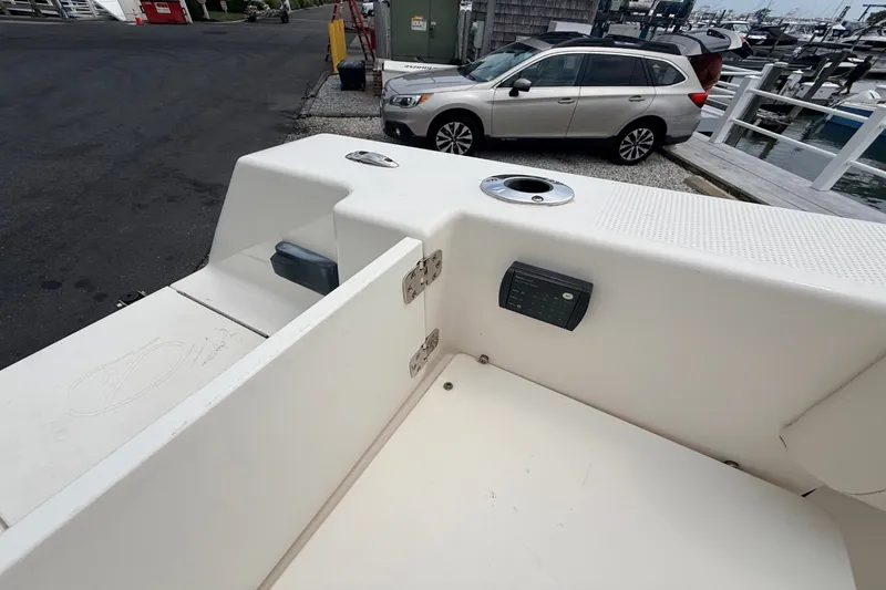 Slide: The Image of Sailfish 220 CC 2022 - 9