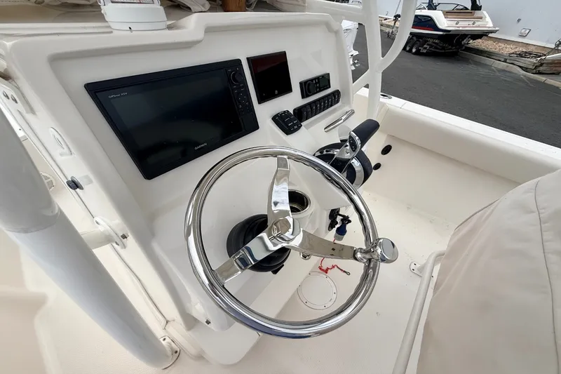 Slide: The Image of Sailfish 220 CC 2022 - 20