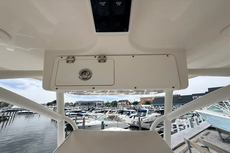 Slide: The Image of Sailfish 220 CC 2022 - 23