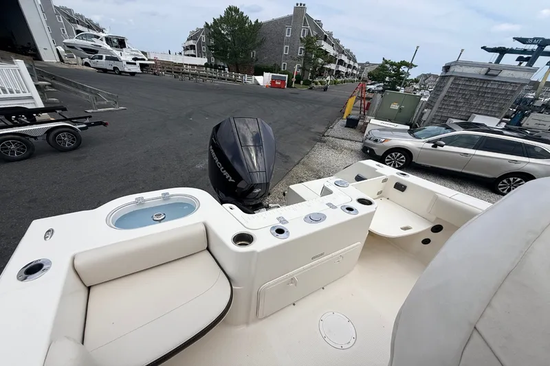 Slide: The Image of Sailfish 220 CC 2022 - 5