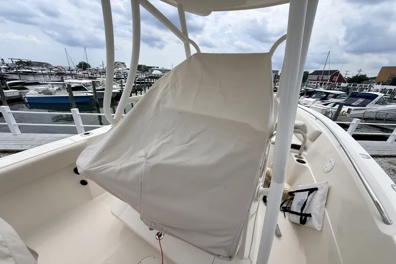 Slide: The Image of Sailfish 220 CC 2022 - 15