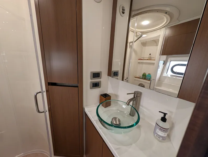 Slide: The Image of Sea Ray Sundancer 400 2017 - 42