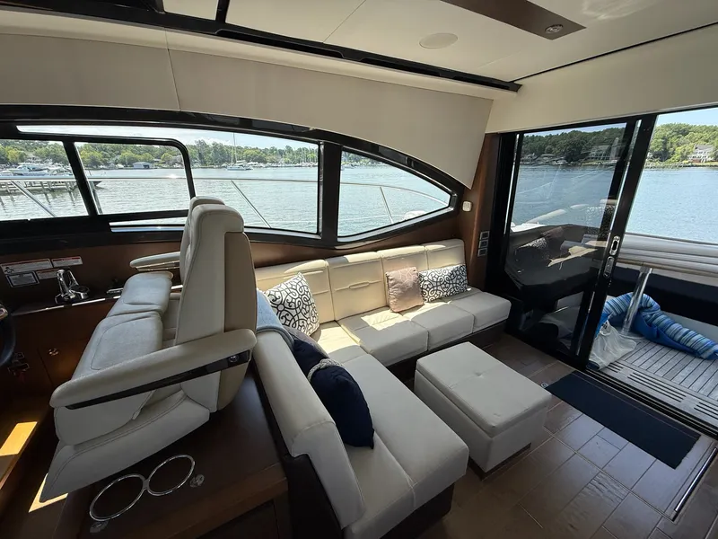 Slide: The Image of Sea Ray Sundancer 400 2017 - 71