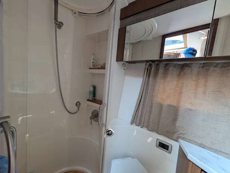 Slide: The Image of Sea Ray Sundancer 400 2017 - 35