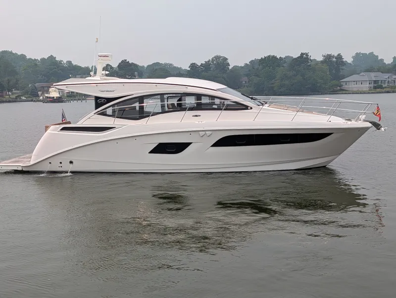 Slide: The Image of Sea Ray Sundancer 400 2017 - 5