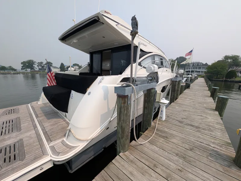 Slide: The Image of Sea Ray Sundancer 400 2017 - 12