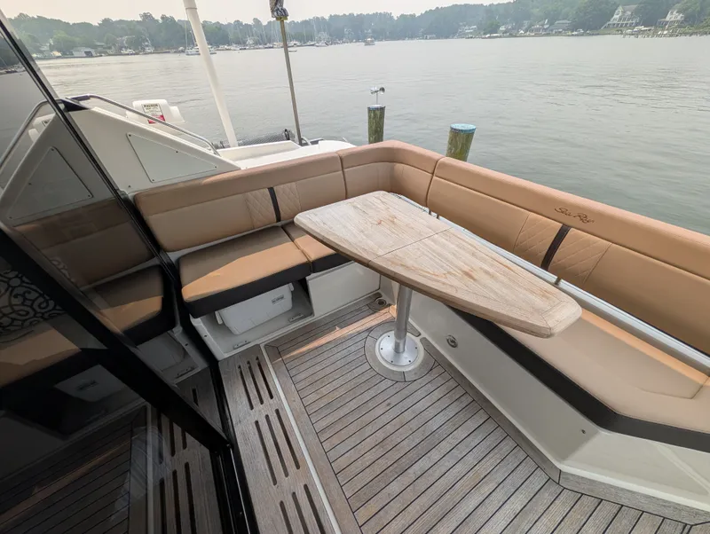 Slide: The Image of Sea Ray Sundancer 400 2017 - 22