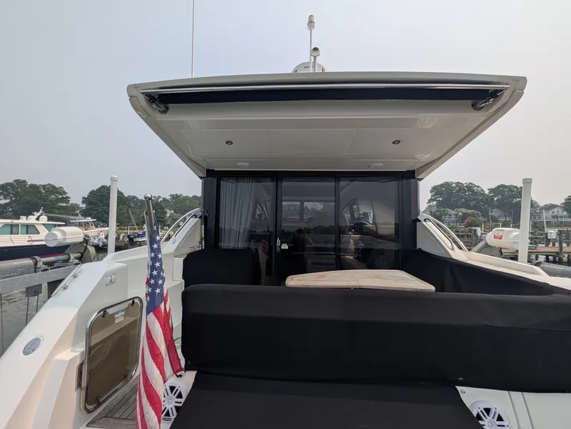 Slide: The Image of Sea Ray Sundancer 400 2017 - 14