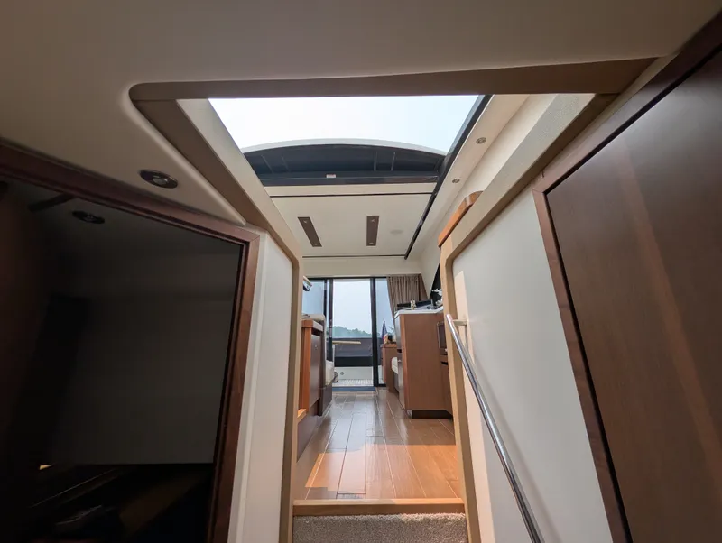 Slide: The Image of Sea Ray Sundancer 400 2017 - 43
