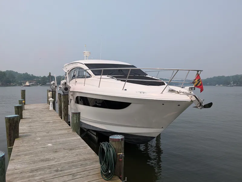 Slide: The Image of Sea Ray Sundancer 400 2017 - 11