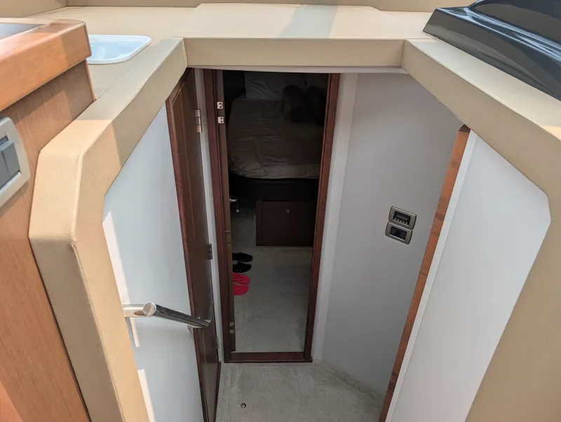 Slide: The Image of Sea Ray Sundancer 400 2017 - 32