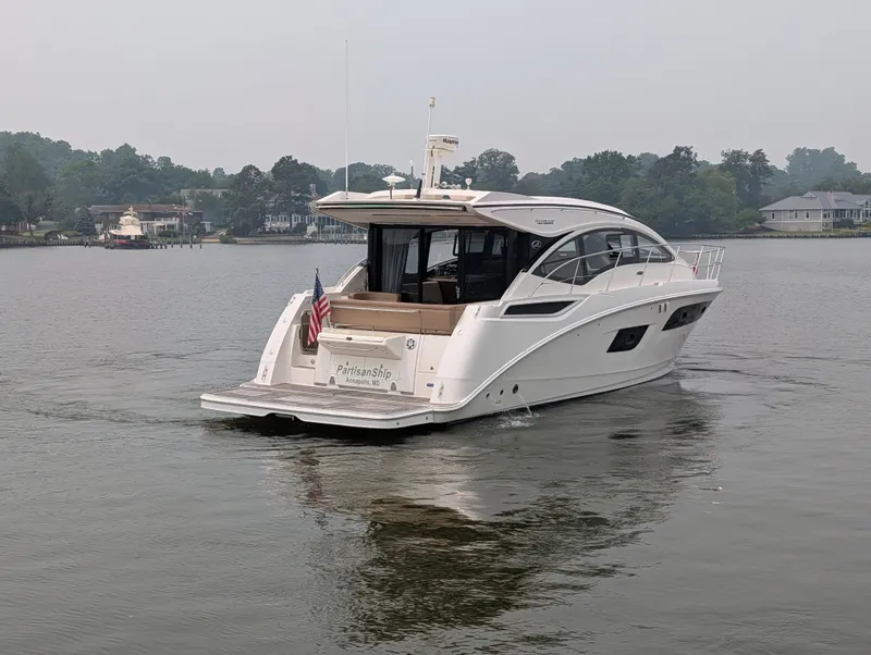 Slide: The Image of Sea Ray Sundancer 400 2017 - 53