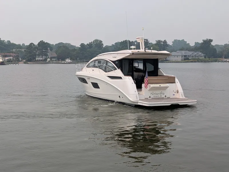 Slide: The Image of Sea Ray Sundancer 400 2017 - 57