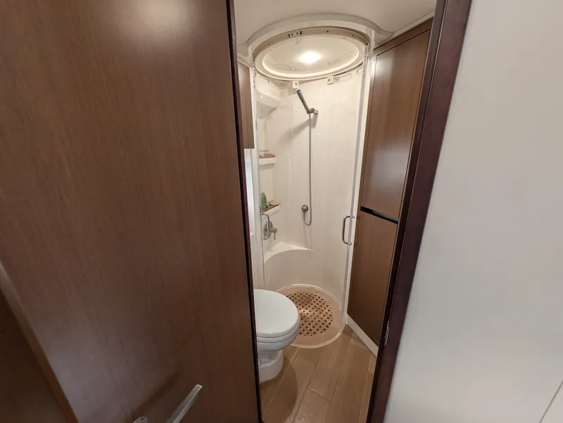 Slide: The Image of Sea Ray Sundancer 400 2017 - 40