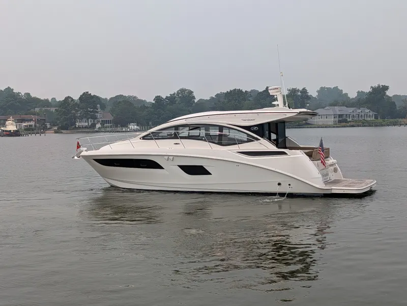 Slide: The Image of Sea Ray Sundancer 400 2017 - 60