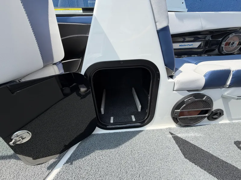 Slide: The Image of Mastercraft X26 2019 - 21