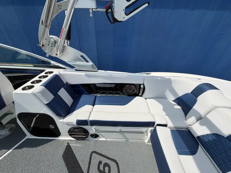 Slide: The Image of Mastercraft X26 2019 - 16