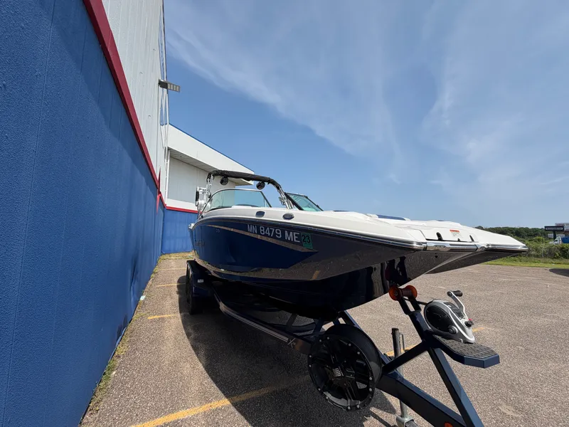 Slide: The Image of Mastercraft X26 2019 - 1